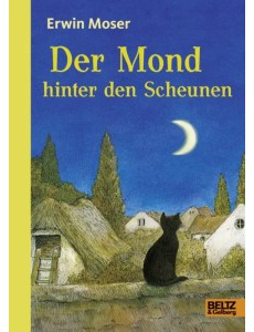 Der Mond hinter den Scheunen